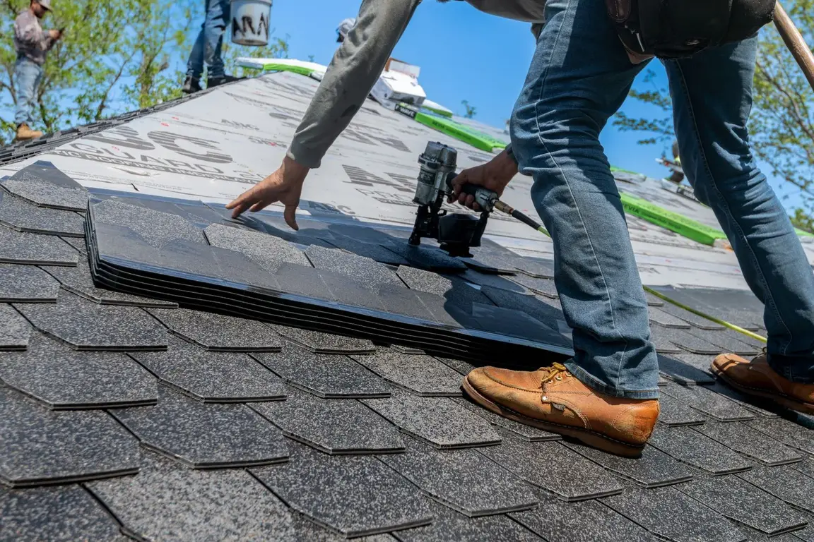 Roofing service in Orlando, FL